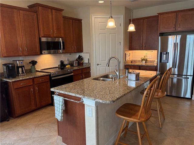 3156 Amadora CIR, Cape Coral, FL 33909