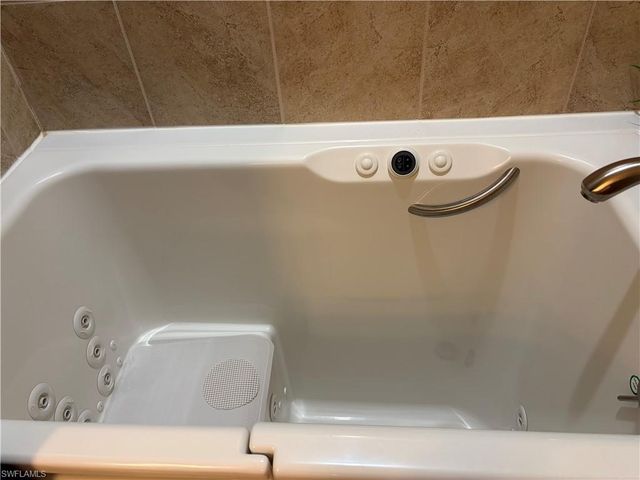 3156 Amadora CIR, Cape Coral, FL 33909