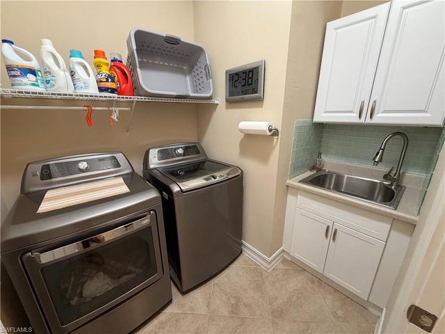 3156 Amadora CIR, Cape Coral, FL 33909