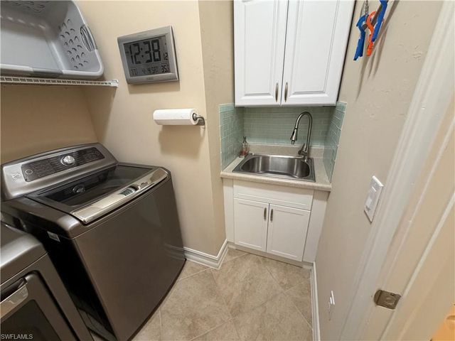 3156 Amadora CIR, Cape Coral, FL 33909