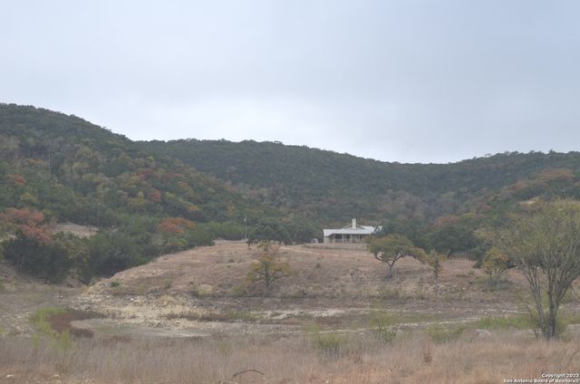 16205 FM 470, Tarpley, TX 78883