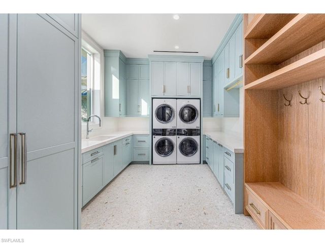 725 Pectin RD, Naples, FL 34102