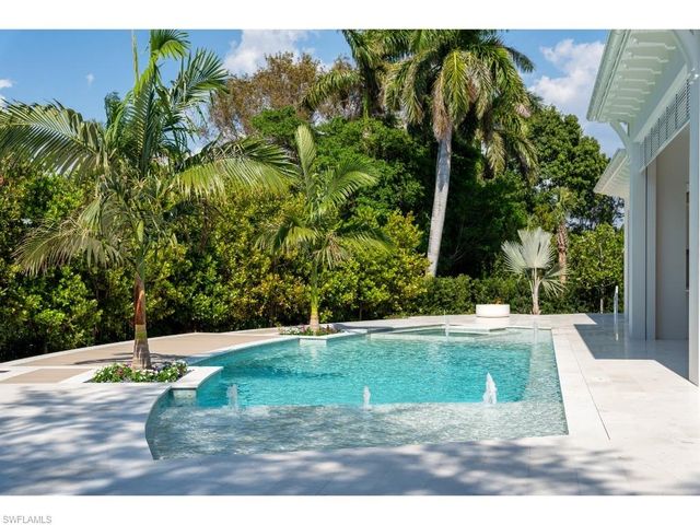 725 Pectin RD, Naples, FL 34102