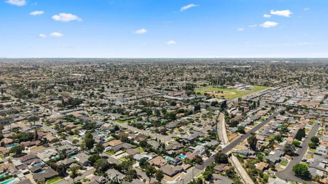 2009 S Eileen Drive, Anaheim, CA 92802