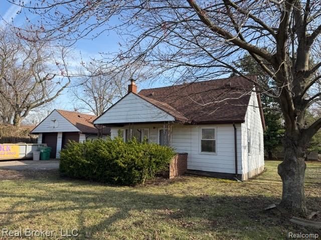 30221 Maplewood Street, Garden City, MI 48135