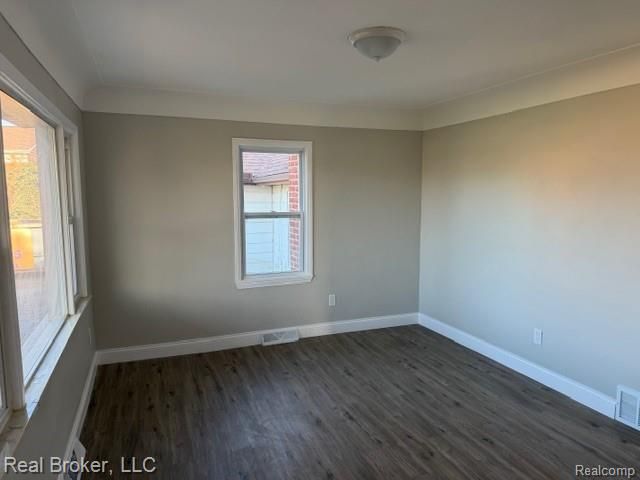 30221 Maplewood Street, Garden City, MI 48135