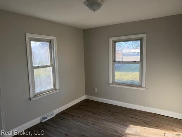 30221 Maplewood Street, Garden City, MI 48135