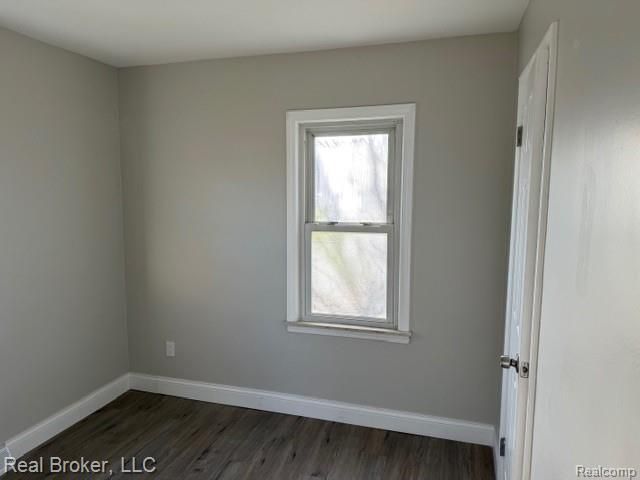 30221 Maplewood Street, Garden City, MI 48135