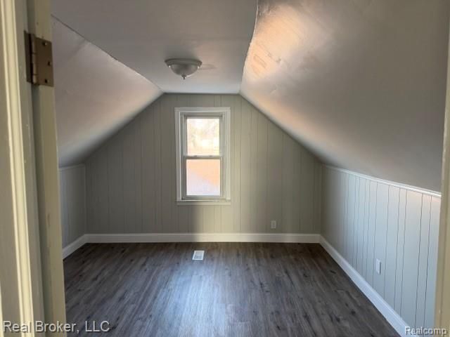 30221 Maplewood Street, Garden City, MI 48135