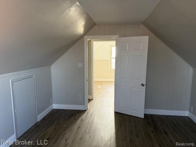 30221 Maplewood Street, Garden City, MI 48135