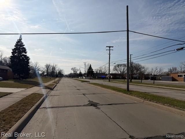 30221 Maplewood Street, Garden City, MI 48135