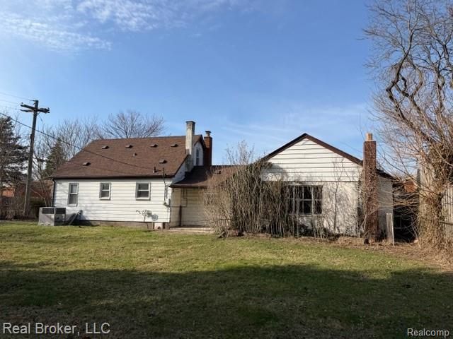 30221 Maplewood Street, Garden City, MI 48135