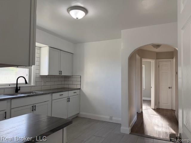 30221 Maplewood Street, Garden City, MI 48135