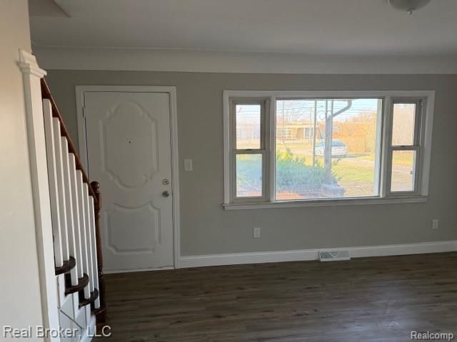 30221 Maplewood Street, Garden City, MI 48135