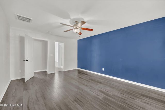 246 Fort Charles Drive NW, Supply, NC 28462