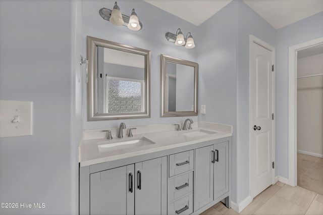 246 Fort Charles Drive NW, Supply, NC 28462