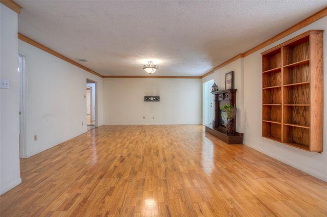 3825 Summer Lane, Huntsville, TX 77340