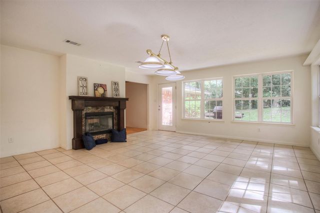 3825 Summer Lane, Huntsville, TX 77340