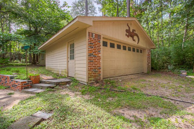 3825 Summer Lane, Huntsville, TX 77340