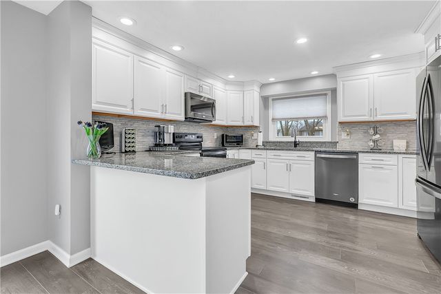 5 Stonebridge Crescent, Perinton, NY 14450