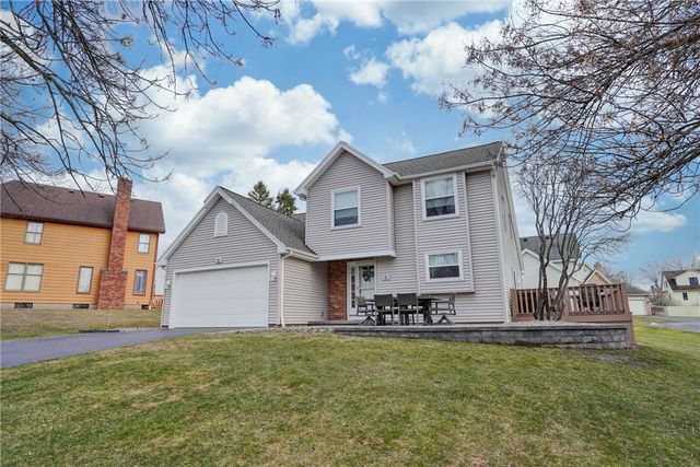 5 Stonebridge Crescent, Perinton, NY 14450