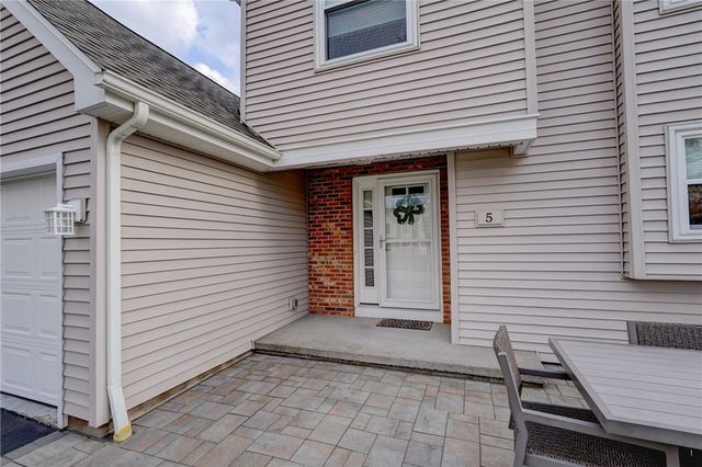 5 Stonebridge Crescent, Perinton, NY 14450