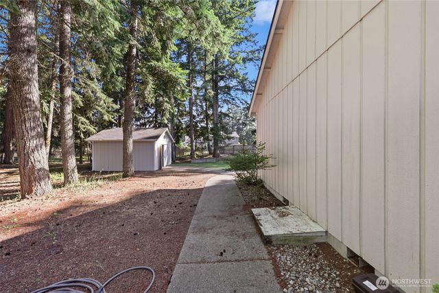 506 Nieland Loop SE, Rainier, WA 98576