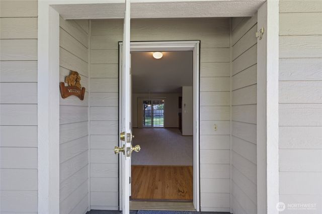 506 Nieland Loop SE, Rainier, WA 98576