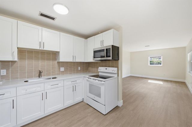 355 Wickline Boulevard, Lantana, FL 33462