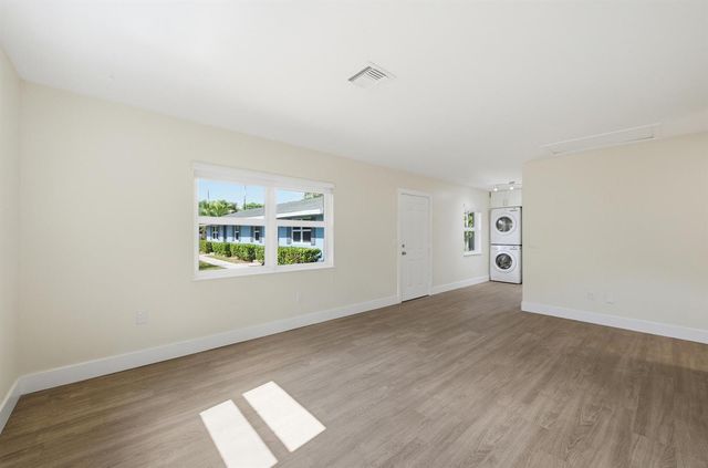 355 Wickline Boulevard, Lantana, FL 33462