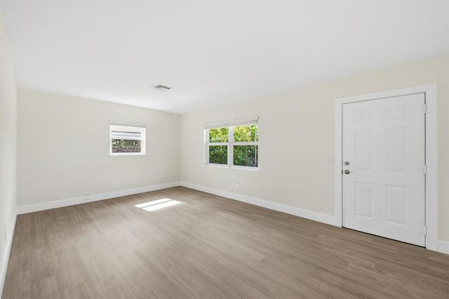 355 Wickline Boulevard, Lantana, FL 33462