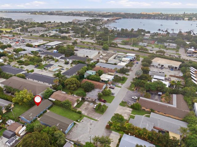 355 Wickline Boulevard, Lantana, FL 33462