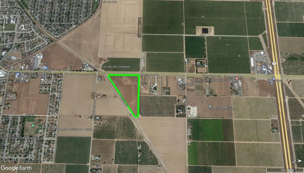 Image 12 of property listing at 836 S Academy Avenue, Sanger, CA 93657