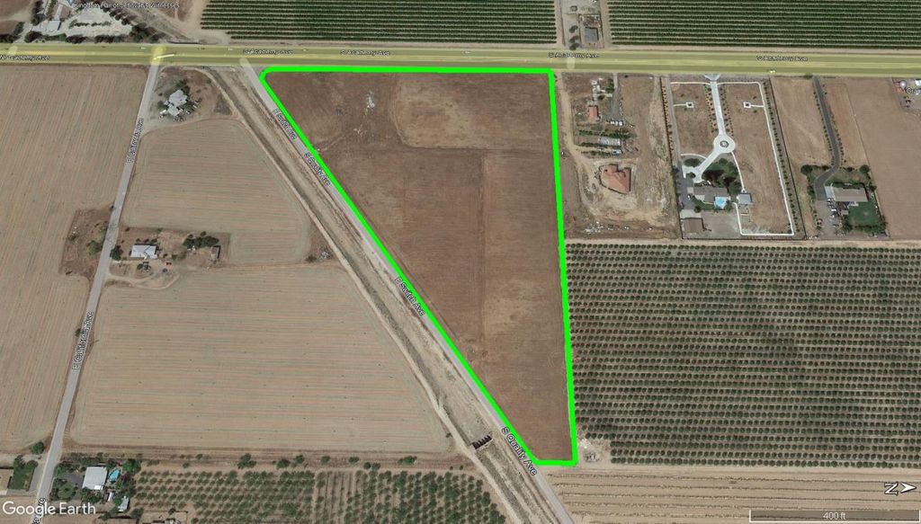 Image 13 of property listing at 836 S Academy Avenue, Sanger, CA 93657