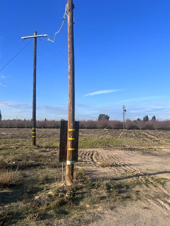 Image 17 of property listing at 836 S Academy Avenue, Sanger, CA 93657