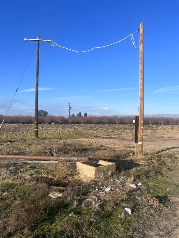 Image 18 of property listing at 836 S Academy Avenue, Sanger, CA 93657