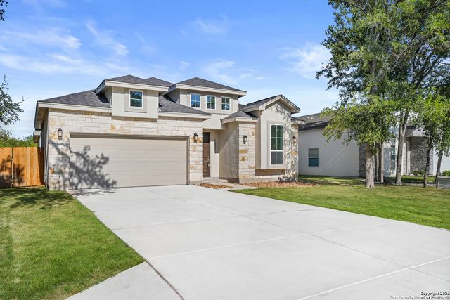 307 E Club View, Seguin, TX 78155