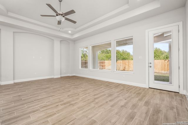 307 E Club View, Seguin, TX 78155
