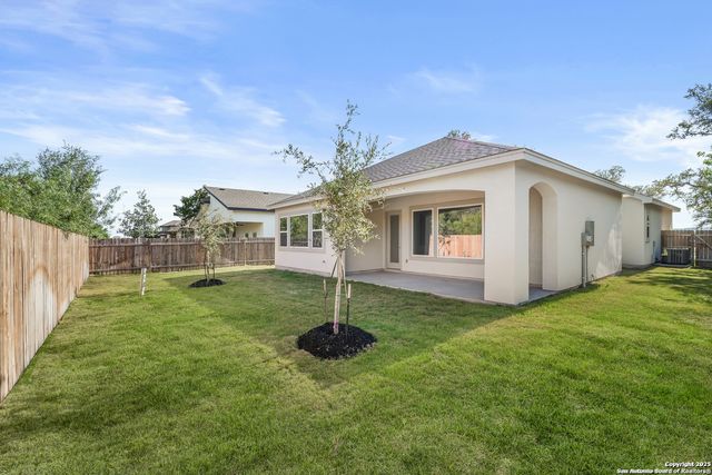 307 E Club View, Seguin, TX 78155