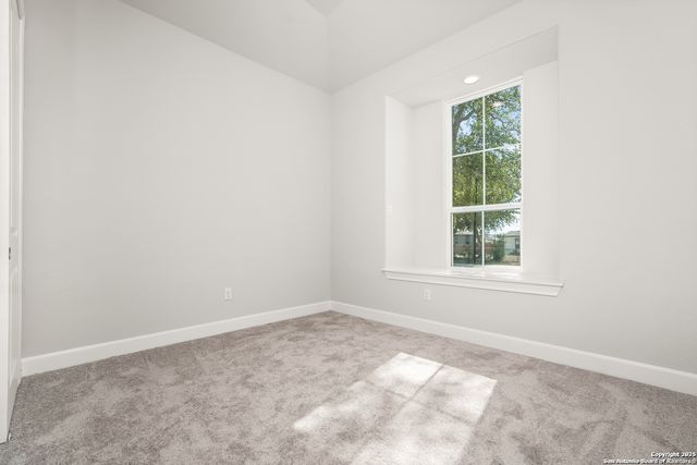 307 E Club View, Seguin, TX 78155