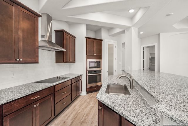 307 E Club View, Seguin, TX 78155