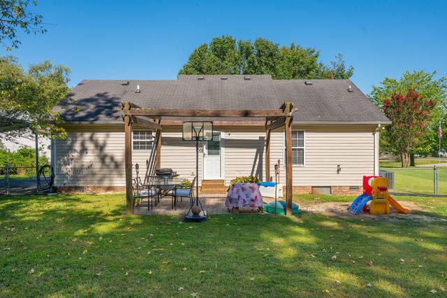 139 Kimberly St, Portland, TN 37148