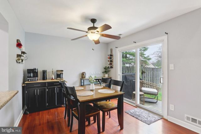 420 JAMESTOWN CT, Mount Laurel, NJ 08054