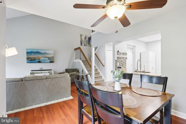 420 JAMESTOWN CT, Mount Laurel, NJ 08054