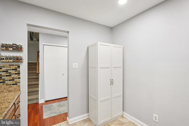 420 JAMESTOWN CT, Mount Laurel, NJ 08054