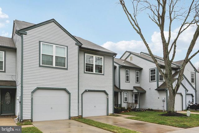 420 JAMESTOWN CT, Mount Laurel, NJ 08054