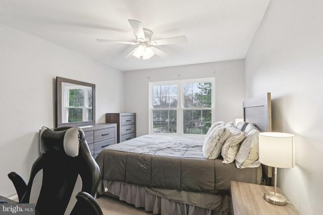 420 JAMESTOWN CT, Mount Laurel, NJ 08054