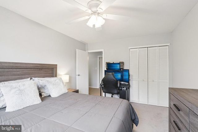 420 JAMESTOWN CT, Mount Laurel, NJ 08054