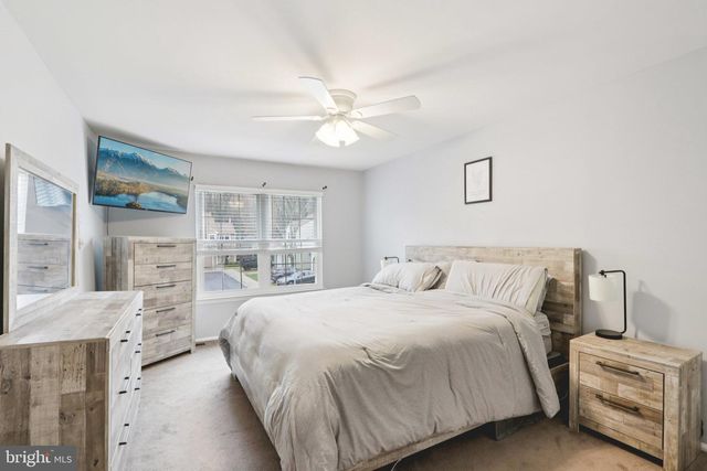 420 JAMESTOWN CT, Mount Laurel, NJ 08054