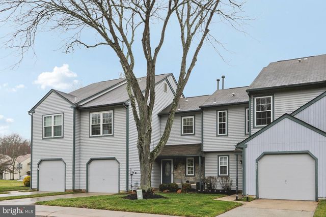 420 JAMESTOWN CT, Mount Laurel, NJ 08054